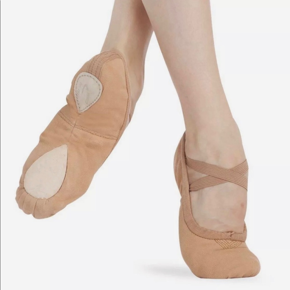 CAPEZIO Canvas Split Sole Ballet Nude 7W